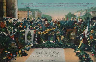 Den okände soldatens grav begravd under Triumfbågen den 11 november 1920, Paris, c1920 av Unbekannt