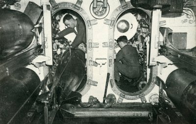 Torpedrör från en brittisk ubåt, andra världskriget, 1945. av Unbekannt