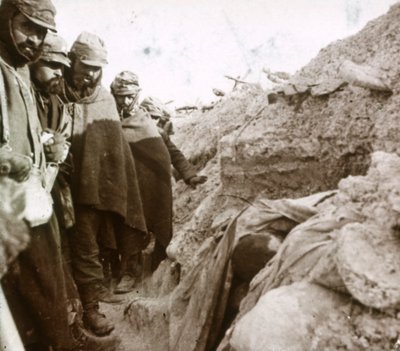 Skyttegravar i frontlinjen, Tahure, norra Frankrike, c1914-c1918 av Unbekannt