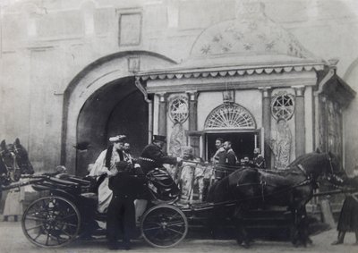 Tsarina Alexandra Fyodorovna besöker det iberiska kapellet, Moskva, Ryssland, 1900-talet av Unbekannt