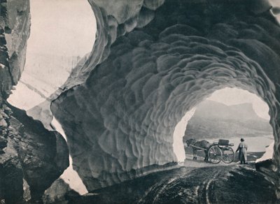 Tunnel genom snö, Hauklidpasset, 1914. av Unbekannt