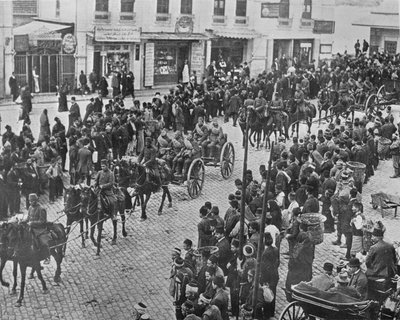 Turkiskt artilleri lämnar Konstantinopel i aktiv tjänst, 1915 av Unbekannt