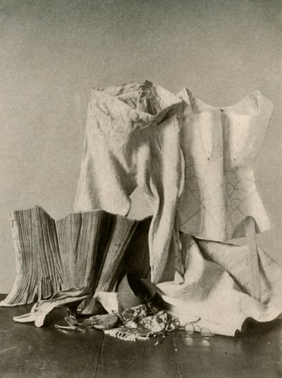 Två par stag, byxor, pärlväska, handväska och quiltad underkjol, c1700-talet, 1937. av Unbekannt