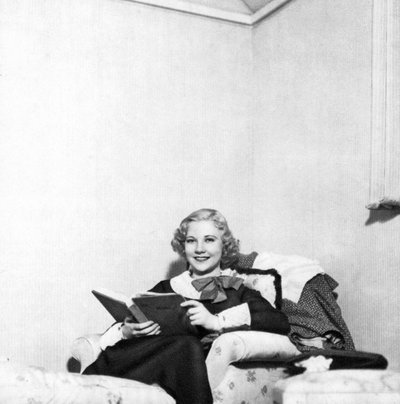 Una Merkel, amerikansk filmskådespelerska, 1934-1935 av Unbekannt