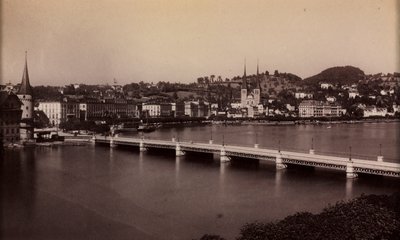 Utan titel Bro med stad i avstånd, 1800-talet. av Unbekannt