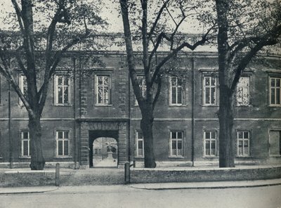 Upper School, Looking Through Into School Garden, 1926 av Unbekannt