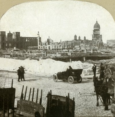 Utsikt från Moulder Schools distributionsstation, visar massor av mjöl på trottoaren, 1906. av Unbekannt