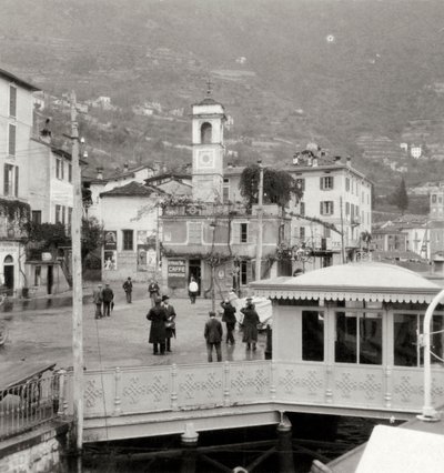 Vy över Moltrasio vid stranden av Comosjön, Italien, 1900-talet av Unbekannt