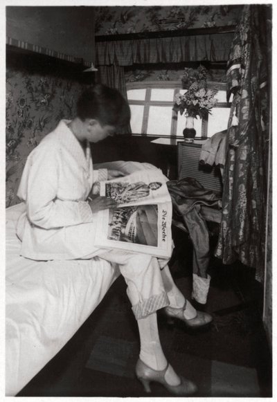 Utsikt över en passagerarhytt ombord på Zeppelin LZ 127 Graf Zeppelin, 1933 av Unbekannt