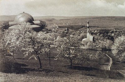 Utsikt över Goetheanum och värmehuset, Dornach, Schweiz, 1914-1916 av Unbekannt