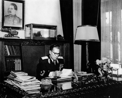 Den jugoslaviske ledaren marskalk Josip Broz Tito på hans kontor, Belgrad, Jugoslavien, c1946-c1947. av Unbekannt