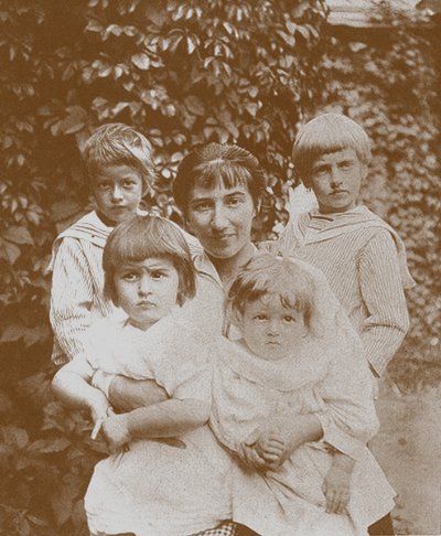 Zinaida Serebriakova med sina barn, 1920-talet av Unbekannt