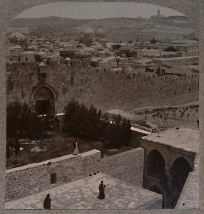 Sionporten. Oljeberget och berget Scopus i fjärran, c1900 av Unbekannt
