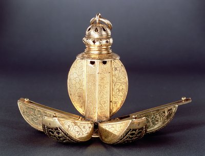 Pomander med fyra öppna fack som används för att hålla parfymer eller andra aromatiska ämnen, silverförgylld, troligen engelsk ca 1580 av Unbekannt Unbekannt