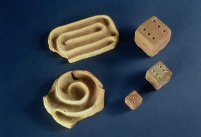 Sandstenstärningar och terrakottalabyrintspel, Harappa, 2300-1750 f.Kr. av Unbekannt Unbekannt