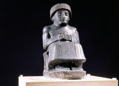 00324 Gudea, prins av Lagash, staty tillägnad Ningizzada, nysumerisk, från Telloh, antika Girsu, ca 2130 f.Kr. (diorit) (se även 121795) av Unbekannt