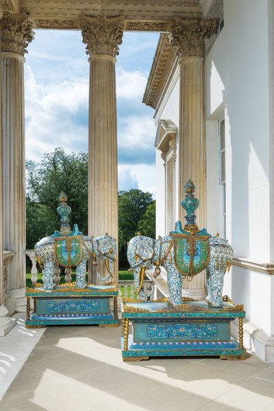 Ett par stora kinesiska Cloisonne-emaljelefanter på stativ, ca. 1900 (Cloisonne emalj) av Unbekannter Künstler