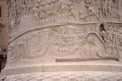 En romersk hamn och konstruktionen av ett romerskt läger, från Trajanus kolumn, 200-talet e.Kr. (huggen sten) (detalj) av Unbekannt