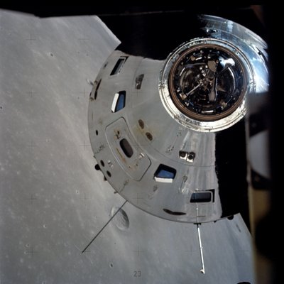Apollo 17 Command/Service-moduler fotograferade från månmodulen i omloppsbana av Unbekannt