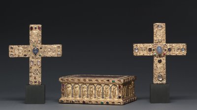 Grevinnan Gertruds ceremoniella kors, Niedersachsen, c.1038, relikvieväska, 1200-talet och greve Liudolfs ceremonikors, strax efter 1038 av Unbekannt