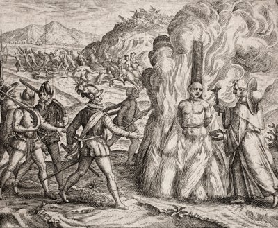 Beskrivning av de brott som de spanska kolonisterna tillfogade indianerna - Conquistadorer som bränner på bål en indier som vägrade att konvertera till den katolska tron. Franciskanerordens religiösa (gravyr) ""Narratio regionum indicarum per Hispano av Unbekannt