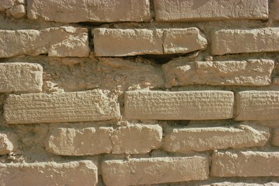 Detalj av tegelstenar med kilskriftsinskriptioner från Ziggurat, byggd av den elamitiska kungen Untash-Gal (ca 1265-46 f.Kr.) (foto) av Unbekannt