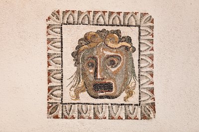 Golvmosaik från 1:a århundradet f.Kr. som visar en Dionysos-mask, från en romersk villa nära via Ruffinella i Rom, Roms nationalmuseum (museo nazionale romano), Rom, Italien av Unbekannter Künstler