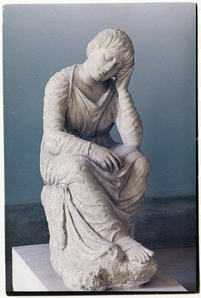Sörjande jungfru, Attic, Grekland, c.330 f.Kr. (sten) av Unbekannt