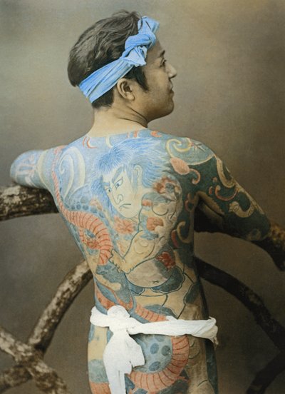 Japansk man med tatueringar, ca 1910 (foto) (se även 398199) av Unbekannter Künstler