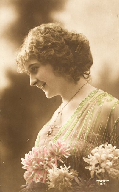 Gammalt vykort/Woman Belle Epoque av William M. Timlin