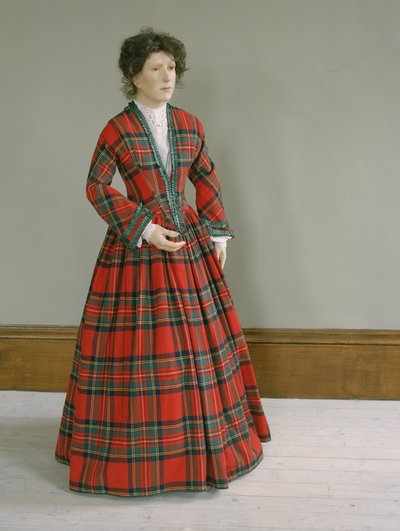 Royal Stewart tartan ullklänning med rynkad sidenkant, ca 1845-50 av Unbekannt