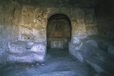 Ruinerna av en kyrka, Rocky Church, Matera, Basilicata, Italien av Benjamin Baud