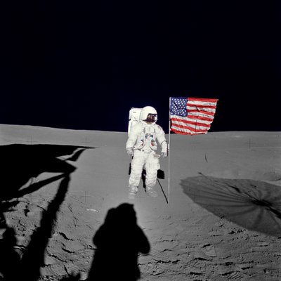 Rymdpromenad av Edgar Mitchell på Apollo 14-uppdrag av Unbekannt