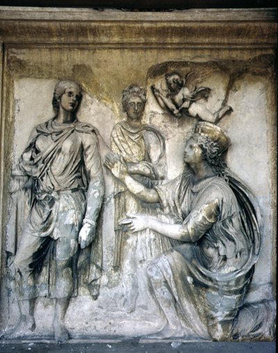 Den bakre fasaden, detalj av antik reliefdekoration (några bitar från Ara Pacis av Augustus) föreställande en krönt gudinna och en ung man (sten) av Unbekannt