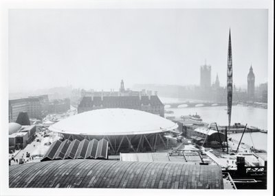 Utsikt över Dome of Discovery byggd för Festival of Britain, öppnade 4 maj 1951 (s/v foto) av Unbekannt