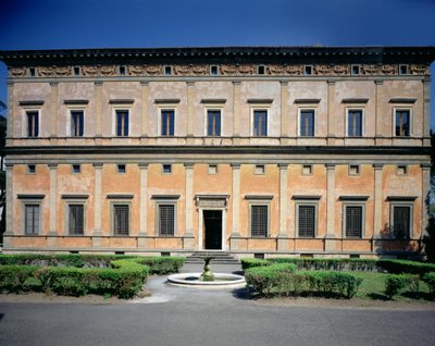Utsikt över fasaden, designad av Baldassarre Peruzzi (1481-1536) 1506 (foto) av Unbekannt