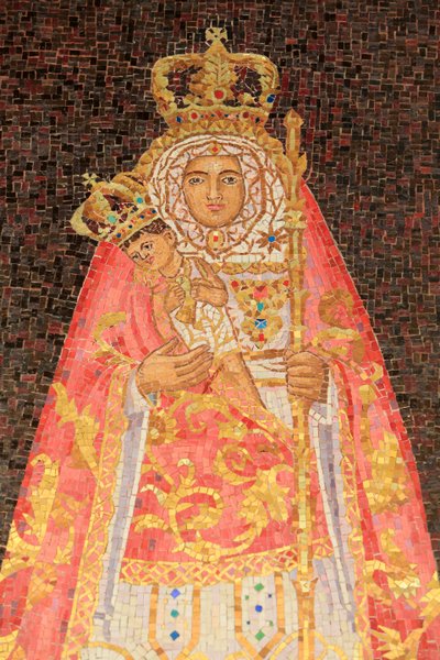 Jungfru och barn. Spanien. Bebådelsens basilika, Nasaret, Israel av Unbekannt