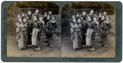 Storasystrar och småbröder i den uppgående solens land, Yokohama, Japan, 1904 av Underwood and Underwood