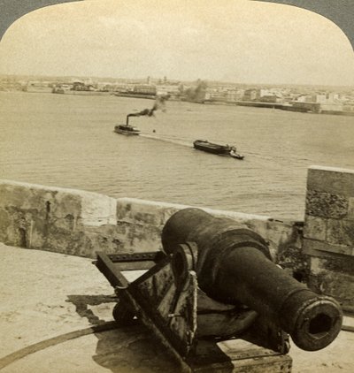 Cannon, Morro Castle, Havanna, Kuba. av Underwood and Underwood