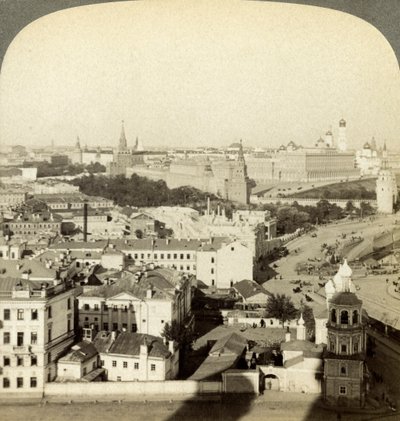 Kremlmuren, Moskva, Ryssland. av Underwood and Underwood