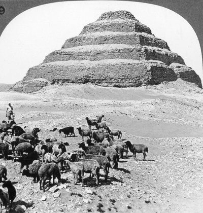 Pyramiden i Sakkarah, Egypten, 1905. av Underwood and Underwood