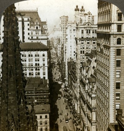 Trinity Church och Broadway, New York, USA. av Underwood and Underwood