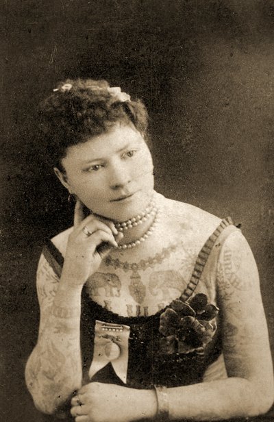 Porträtt av en tatuerad kvinna, ca 1905 av Unknown