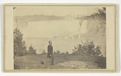 Utan titel (Man vid Niagarafallen) av Unknown