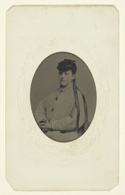 Utan titel (Porträtt av en kvinna i hatt) av Unknown