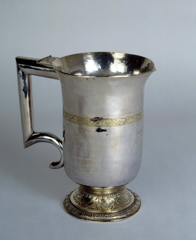 Aiguiere har ett rakt handtag i silver och guld. 1600-talets Paris, dekorativ konst av Unknown artist
