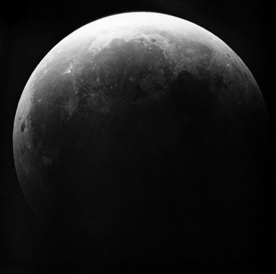 Astronomisk glasplåtsbild av månförmörkelsen på månen (1910) av Unknown Artist