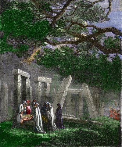 Druider som praktiserar ett människooffer vid Stonehenge stoppas av romerska soldater - Människooffer av druiderna en Stonehenge stannar av de romerska soldaterna under ritualen - Färgstick av 1800-talet av Unknown artist