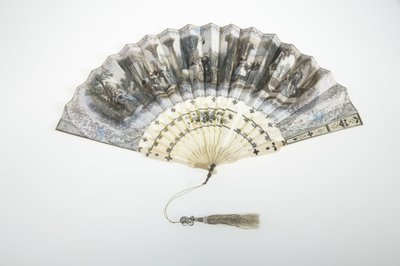 Fläkt, ca 1850, målat papper, ben, silver och silke-och metalltråd tofs, Tillverkare okänd av Unknown artist