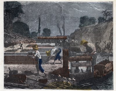Tillverkning av en tegelsten på 1800-talet: formarbetaren fyller sin form med lerpasta, sedan lägger lärlingen tegelstenen på golvet för att torka den. Gravyr sent 1800-tal. av Unknown artist